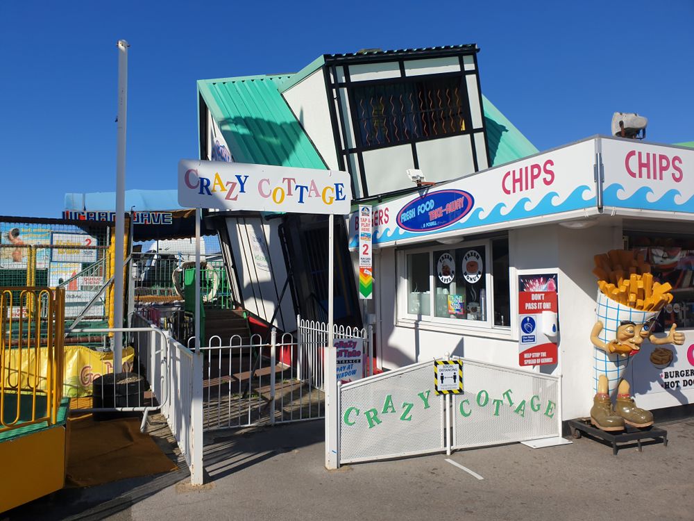 1000px-Crazy_Cottage_(Ocean_Beach_Pleasure_Park)_2020_01